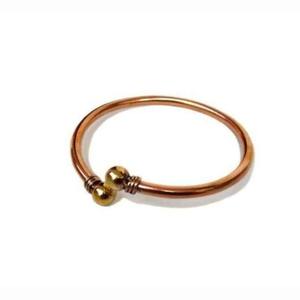 Bracelet manchette traditionnel fait main en cuivre pur, forme circulaire avec quatre cordes fines, idéal pour cadeaux de mariage et fêtes, artisanat métallique - Product Image 2
