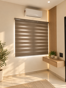 ม่านม้วนซีรีส์ซูเปอร์แบล็ค ดีไซน์โทนสีเข้ม สำหรับกลางวันและกลางคืน ยี่ห้อ WINHOME เหมาะสำหรับตกแต่งภายในห้องนอนและห้องนั่งเล่น รับสั่งทำตามแบบ - Product Image 1