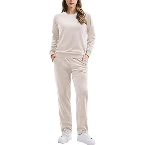 Ensemble de survêtement en velours 2 pièces pour femme, style streetwear hiver, avec sweat à capuche à manches longues et pantalon de jogging à cordon de serrage - Product Image 3