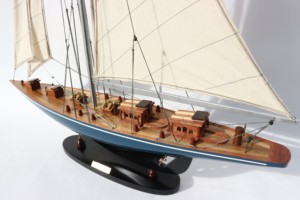 Modèle de bateau à voile britannique artisanal en bois VELSHEDA - Product Image 4