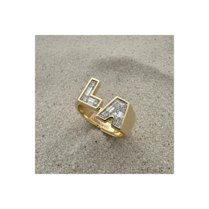 Bague de fiançailles personnalisée avec double initiale en diamant de laboratoire, modèle Initial Duo Pinky Ring - Product Image 1