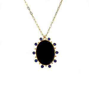 Collier en onyx noir naturel avec calcédoine bleue et chaîne plaquée or - Bijou délicat à maillons ajustables avec accents - Product Image 3