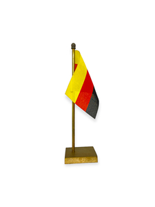 Ensemble de deux drapeaux nationaux, support de drapeau de table en laiton réglable et écologique, base carrée, pour bureau, affichage d'entreprise, hôtel - Product Image 2