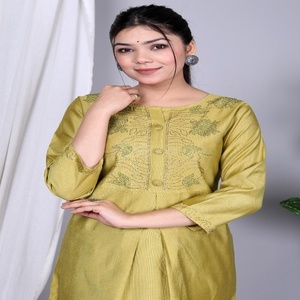Ensemble Kurta et pantalon traditionnel en rayonne vert olive élégant NIYANI, broderie minimale, pour Diwali, tenue quotidienne sophistiquée, pour toutes les occasions - Product Image 3