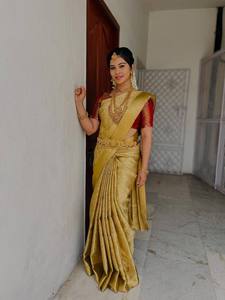 Sari indien traditionnel de luxe doré, richement brodé Zari, à séchage rapide, gaufré, pour mariage, mariée, plage, soirée, avec chemisier - Product Image 4
