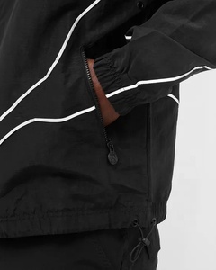 Chaqueta con Capucha y Bolsillo Delantero de Nailon Personalizada para Verano, Cortavientos Ligero, Anorak con Bordado, Diseño Reversible Impermeable para Hombre - Product Image 4