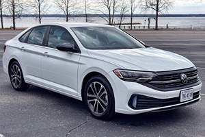Volkswagen Jetta <span class=keywords><strong>Sport</strong></span> <span class=keywords><strong>2023</strong></span> Usado en Buen Estado, Transmisión Manual de 6 Velocidades, Paquete de Asistencia al Conductor y Comodidades, Varias Modificaciones - Product Image 3