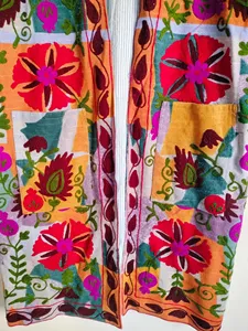Chaqueta Larga de Terciopelo Suzani Bordada a Mano para Mujer, Estilo Boho Chic, Patrón Floral Colorido, Manga Larga, Estilo Étnico, Ropa de Abrigo de Invierno - Product Image 5