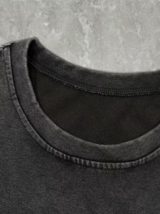 เสื้อยืดลายกราฟิกแบบกำหนดเอง พิมพ์ลายสกรีน สไตล์วินเทจ ลุคย้อนยุค ฟอกสีแบบแอซิดวอช เนื้อผ้าหนา ใส่ได้ทั้งผู้ชายและผู้หญิง - Product Image 3