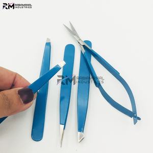 Pinzas para Cejas de Acero Inoxidable RM con Recubrimiento en Polvo Azul Personalizado y Punta Plateada / Set de Tijeras de Precisión - Product Image 6