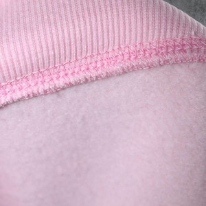 เสื้อสเวตเชิ้ตคอเต่าโอเวอร์ไซส์สำหรับผู้หญิง สีชมพู  ผ้าคอตตอนหนานุ่ม  โลโก้ด้านหน้า  รับผลิตแบบ OEM ODM - Product Image 4