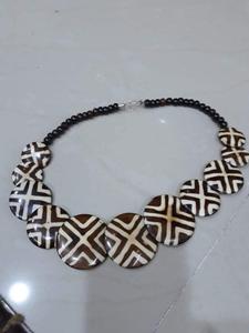 Collier en résine fait main, motif personnalisé, peint à la main, bijoux d'art populaire traditionnel, accessoire de mode féminin, Inde Arif - Product Image 3