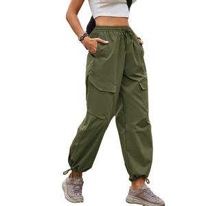 Pantalones informales de carga con múltiples bolsillos para mujer, pantalones con cordón de cintura elástica, pantalones de chándal con logotipo personalizado para mujer - Product Image 2