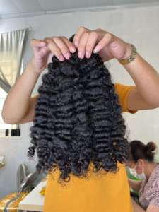 Extensions de Cheveux Humains Naturels de Qualité Luxe, Bouclés Birmans, Prix de Gros, Vente Chaude, Couleur Naturelle, Cuticules Alignées - Product Image 4