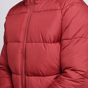 Chaqueta de Invierno Acolchada con Capucha para Hombre, con Logotipo Frontal, Diseño Acolchado Cálido y Cómodo, Tela de Nailon/Poliéster, Estilo Urbano - Product Image 5