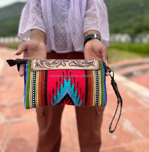 Nueva llegada estilo occidental mano Tooled cuero sillín manta muñequera embrague Venta caliente mano Tooled cosido monedero mujer cartera - Product Image 5