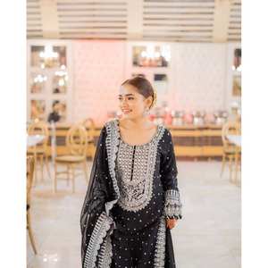 Ensemble de costumes de soirée pour femmes de créateur avec fil et séquence Vêtement de soirée élégant pour le travail - Product Image 4