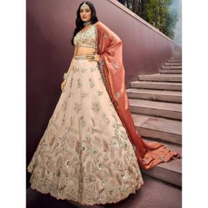 Lehenga Choli nupcial de seda suave beige bordado con corte en A y espalda ilusoria - Product Image 6