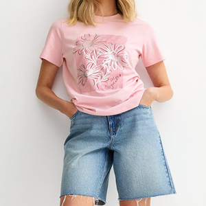 เสื้อยืดผู้หญิงสีชมพูอ่อนพิมพ์ลายดอกไม้ฟอยล์ ทรงปกติ แห้งเร็ว แขนสั้น เสื้อยืดผู้หญิงขายส่ง รับออกแบบลายเสื้อ - Product Image 4