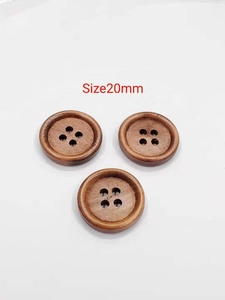 ปุ่มไม้2รูในสีธรรมชาติสำหรับเสื้อผ้า - Product Image 4