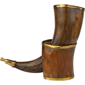 Jarra Vikinga para Beber, Material Orgánico Pulido, Estilo Medieval, Regalo de Boda para Padrinos de Boda, Diseño Romántico - Product Image 1