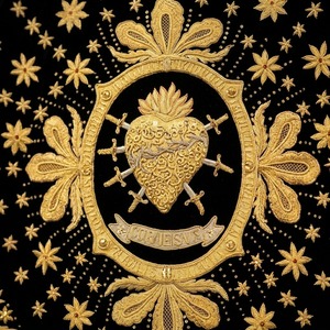 Bannière de Procession Exquise en Velours Noir Ultra Doux et Lourd, Finition Artisanale avec Broderie 3D en Fil de Soie Doré - Product Image 5