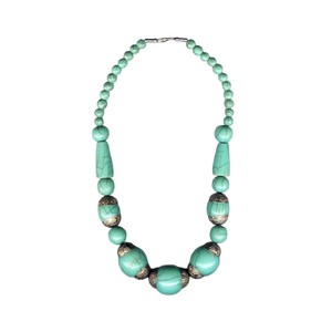 Collar de Cuentas de Resina Hecho a Mano para Mujer, Joyería Ligera para Uso Festivo con Pendientes Disponibles a Buen Precio - Product Image 1