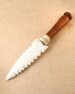 Pièce de décoration intérieure en agate blanche naturelle – Pierre décorative en agate polie pour table, étagère et décoration intérieure - Product Image 1