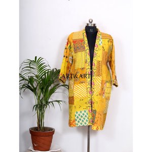Robe kimono légère en coton avec imprimé floral traditionnel pour femme, idéale pour la nuit et la détente à la maison - Product Image 4