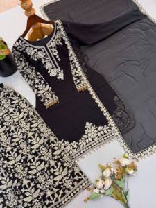 Ensemble prêt-à-porter entièrement cousu en faux georgette avec broderies et sequins de créateur, comprenant un haut, une jupe et un dupatta. - Product Image 6