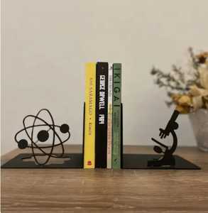 Sujetalibros Geométricos de Metal Negro, Diseño Artístico Hecho a Mano, Par de Sujetalibros Ecológicos de Madera Rústica - Product Image 3