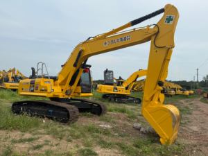 Excavatrice hydraulique sur chenilles Komatsu PC240-8 d'occasion, modèle 2023, prix bas, liquidation, excellentes performances, composants essentiels - Product Image 6