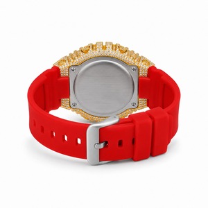 Reloj digital de lujo con bisel cuadrado de diamantes de imitación, correa de silicona roja, moda unisex - Product Image 3