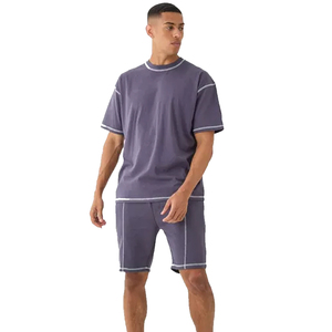 Camiseta de Manga Corta con Bloques de Color y Pantalones Cortos a Juego, Conjunto de Dos Piezas Personalizado para Hombre, Estilo Casual, Llamativo y Azul Marino - Product Image 1
