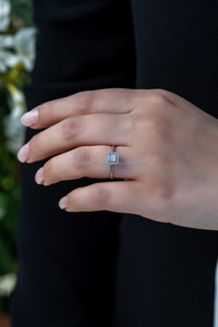 แหวนเพชรสำหรับเจ้าหญิงสีขาวตัดสำหรับผู้หญิงได้รับการรับรองในแล็บทองคำ14K สำหรับงานแต่งงานและงานเลี้ยง - Product Image 5