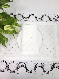Ensemble de nappes et de serviettes de table de luxe en lin 100% brodé de points dorés géométriques Quang Thanh, personnalisable en gros, lavable en machine, pour mariage et maison - Product Image 5