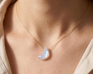 <b>Moonstone</b> Crescent <b>Pendant</b> Necklace Gold Silver Plated Chain Healing Crystal Protection Energy Stone Jewelry Gift - Product Image 2