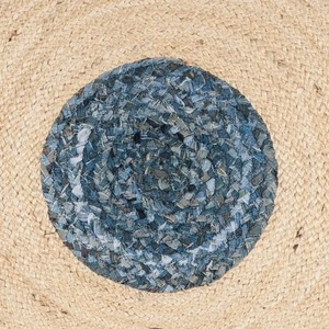Tapis rond bohème en jute avec franges bleues, fait main, écologique, décoration de salon - Product Image 3