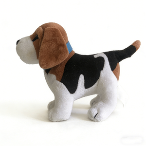 Peluche personalizado de cachorro beagle tricolor, orejas marrones suaves y caídas, cuerpo con patrón blanco y negro. - Product Image 2