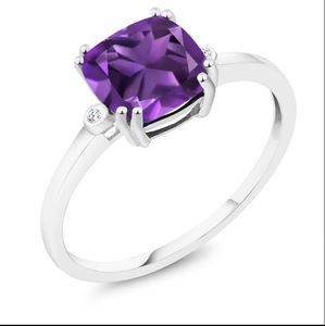 แหวนแต่งงานและหมั้นประดับพลอยอเมทิสต์ทรงคุชชั่นชุบทองคำขาวบนตัวเรือนเงินแท้ 925 - Product Image 4