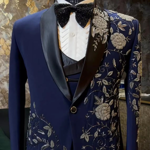Traje de esmoquin azul marino para hombre con bordado de diseño y pedrería floral – Traje de novio de lujo de 3 piezas - Product Image 1