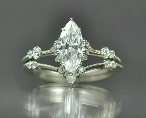 Anillo de Compromiso Vintage de Lujo con Moissanita Redonda de Corte Brillante, Chapado en Oro, Plata de Ley 925, Joyería de Boda para Mujer - Product Image 5