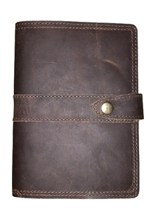Carnet en cuir de buffle antique de haute qualité, fait main, avec papier en coton recyclé, dos uni et fermeture à sangle - Product Image 1