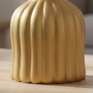 Florero de Metal Dorado Acanalado de Lujo, Borde Festoneado Elegante, Hecho a Mano, Decoración Moderna para el Hogar, Centro de Mesa, Unidad Individual - Product Image 4