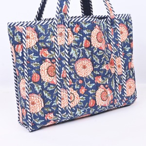 Sac fourre-tout en coton matelassé à motif floral marine avec bordure rayée, ouverture supérieure, pour le shopping, la plage et les voyages - Product Image 2