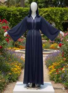 ชุดกิโมโนอาบายะสีน้ำเงินกรมท่าสุดหรู ประดับคริสตัล แขนเสื้อทรงแองเจิลพลิ้วไหว พร้อมฮิญาบเข้าชุด - ชุดคาฟตันสำหรับงานกลางคืนแบบเรียบร้อย - Product Image 2