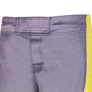 Pantalones cortos deportivos de poliéster para hombre, con forro de dos piezas, estilo MMA, para gimnasio, entrenamiento y correr. - Product Image 2