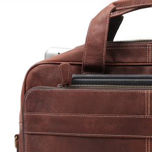 Maletín clásico de cuero marrón para portátil con cierre de cremallera y correa para el hombro para uso laboral - Bolso delgado de cuero marrón para portátil - Product Image 6