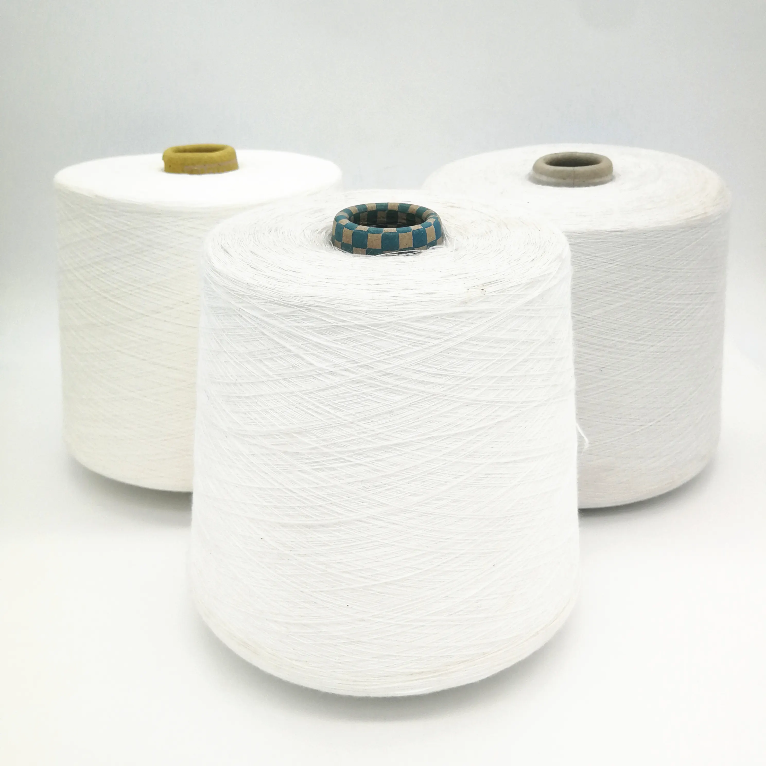 バイオセリカ時代100% バージンポリエステル糸ポリエステル紡績糸白中国で10S、16S、21S、32Sの編み物と織りに使用
