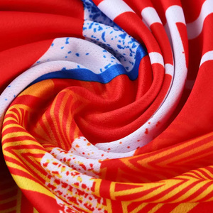 Ensemble de maillots de football personnalisés respirants avec impression du logo et des numéros de l'équipe, pour clubs et académies de football - Product Image 6